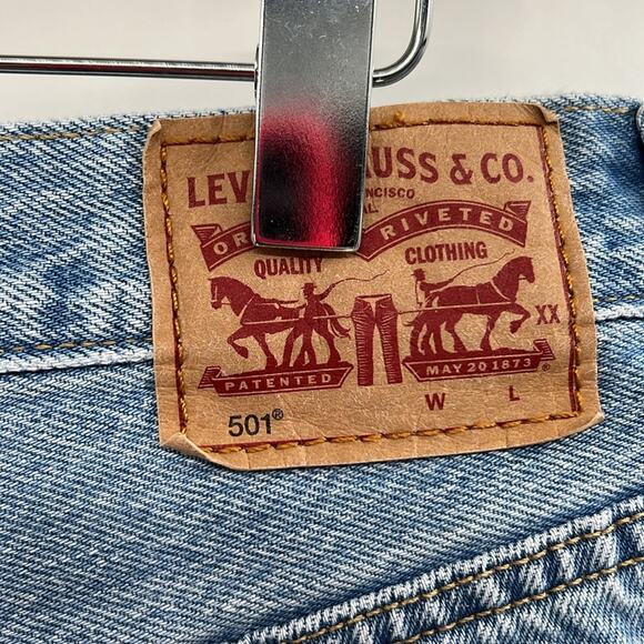 Levi's 501 Cut off Denim Shorts with hidden Button Fly - Light Wash - 31 - Picture 6 of 8